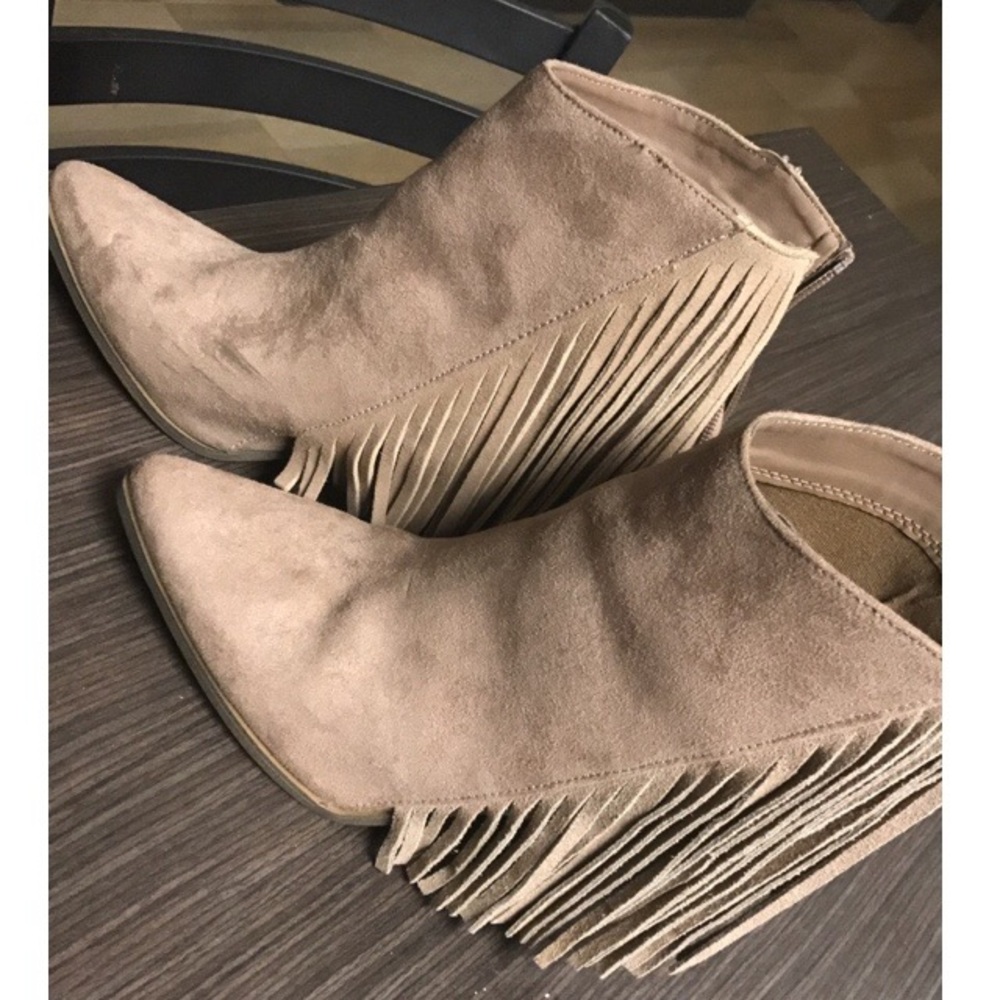 Fringe boots
